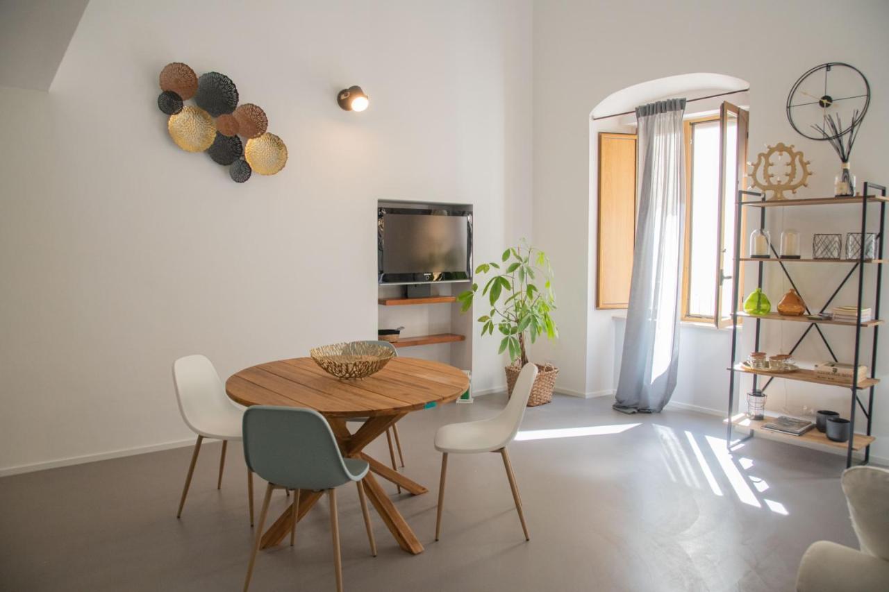 Casa Sant'Orsola - Appartamento Nella Citta Antica Молфета Екстериор снимка