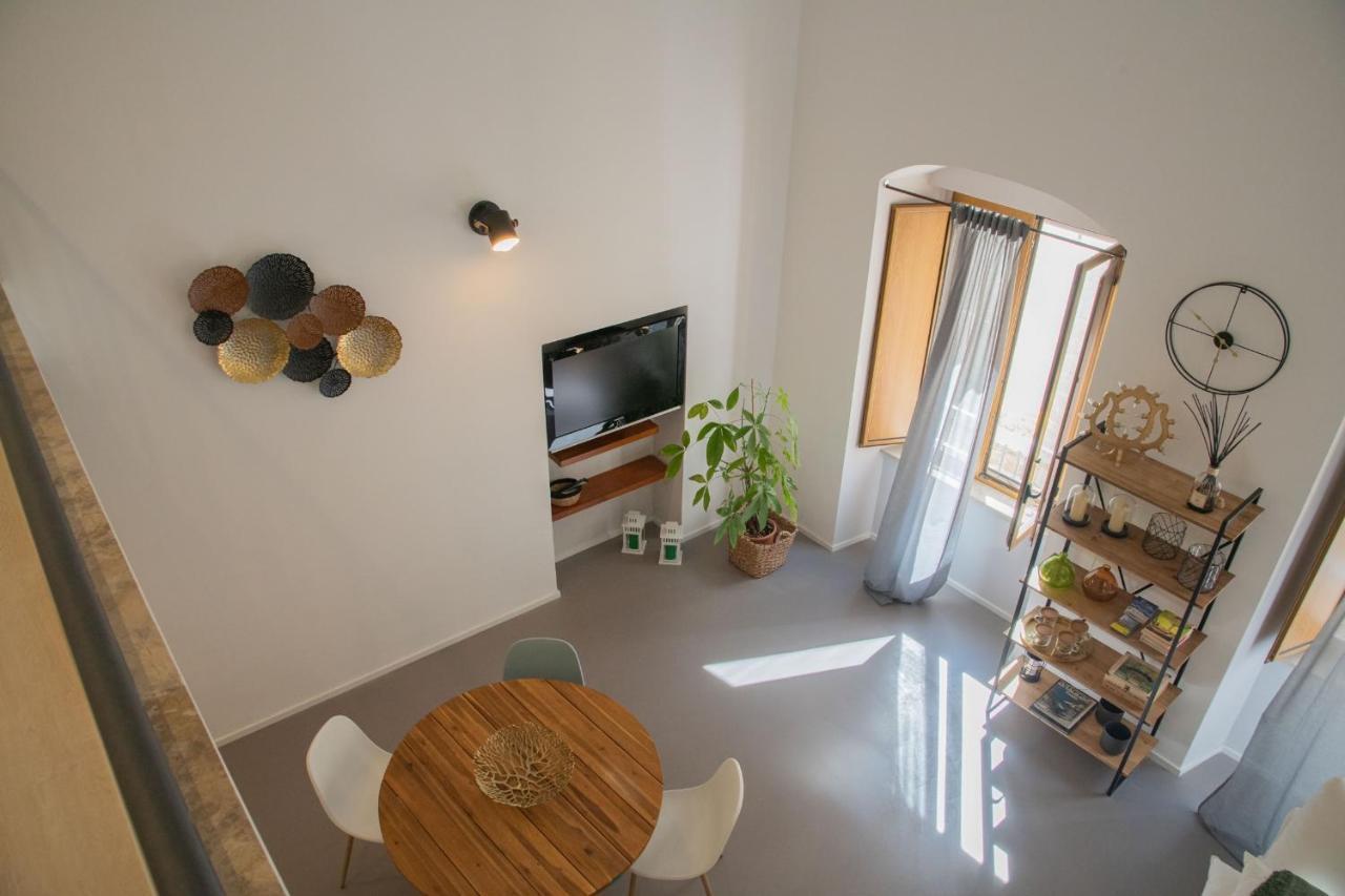 Casa Sant'Orsola - Appartamento Nella Citta Antica Молфета Екстериор снимка